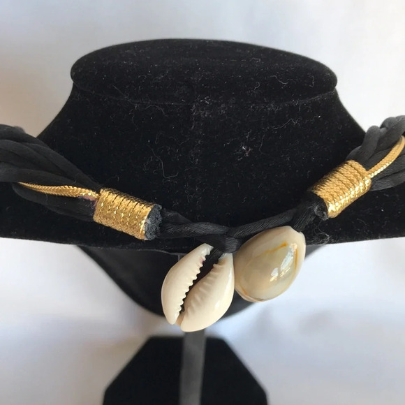 White, black, and gold shell statement necklace - Picture 2 of 5